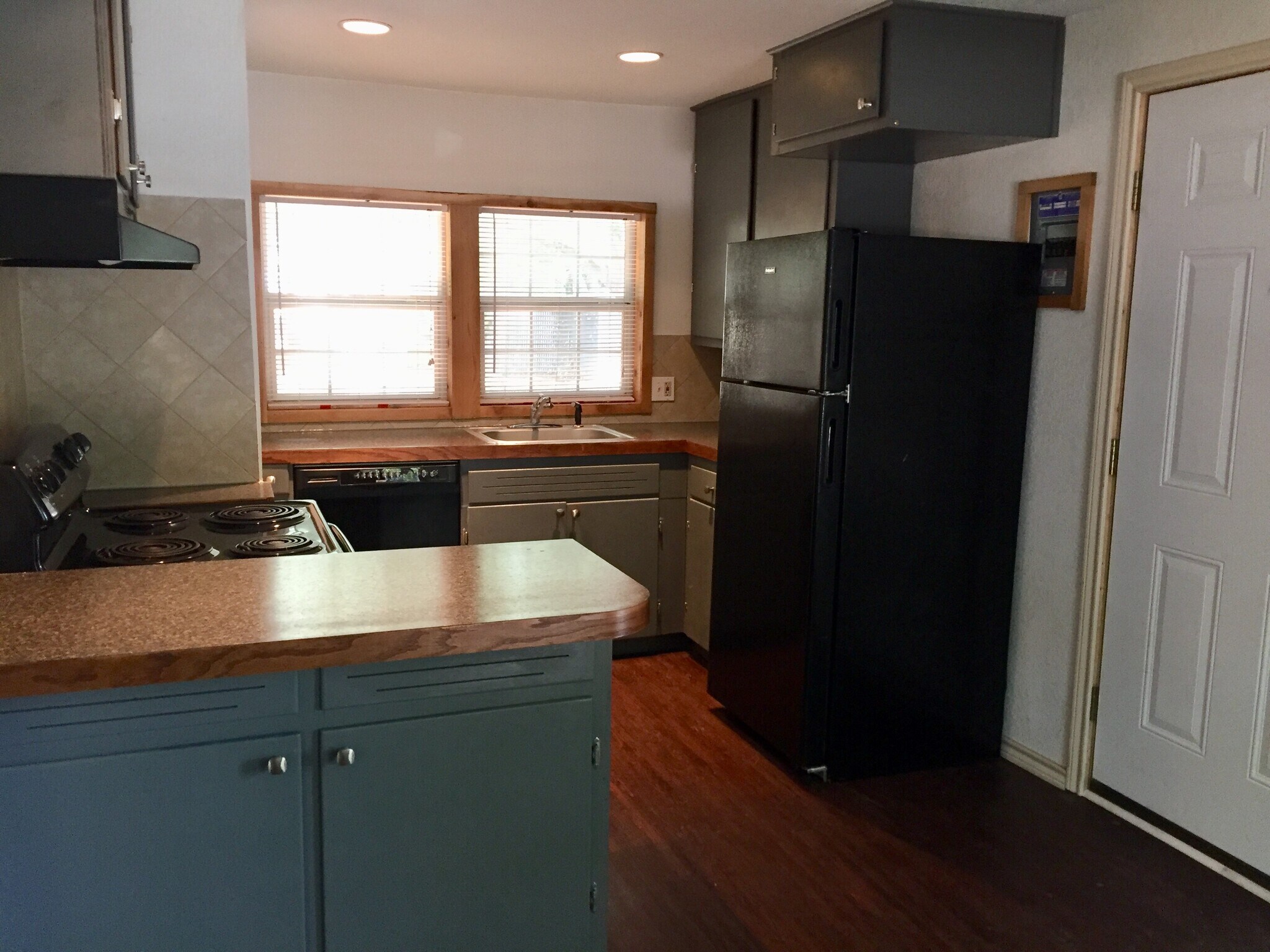 Building Photo - 688 Martindale Rd