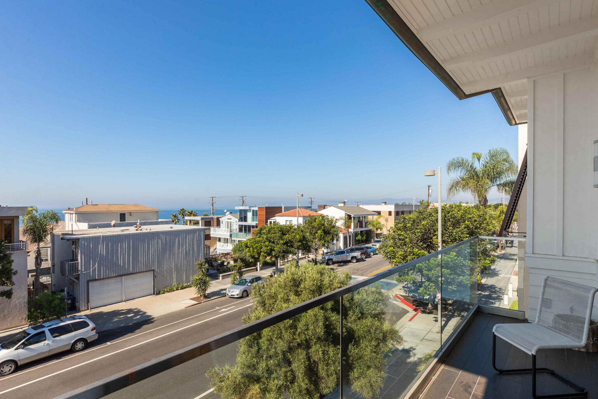 Building Photo - 716 Manhattan Ave