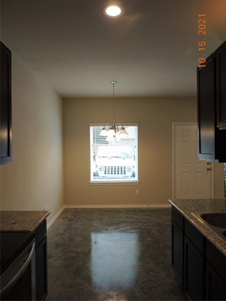 Building Photo - 615 Hayman St