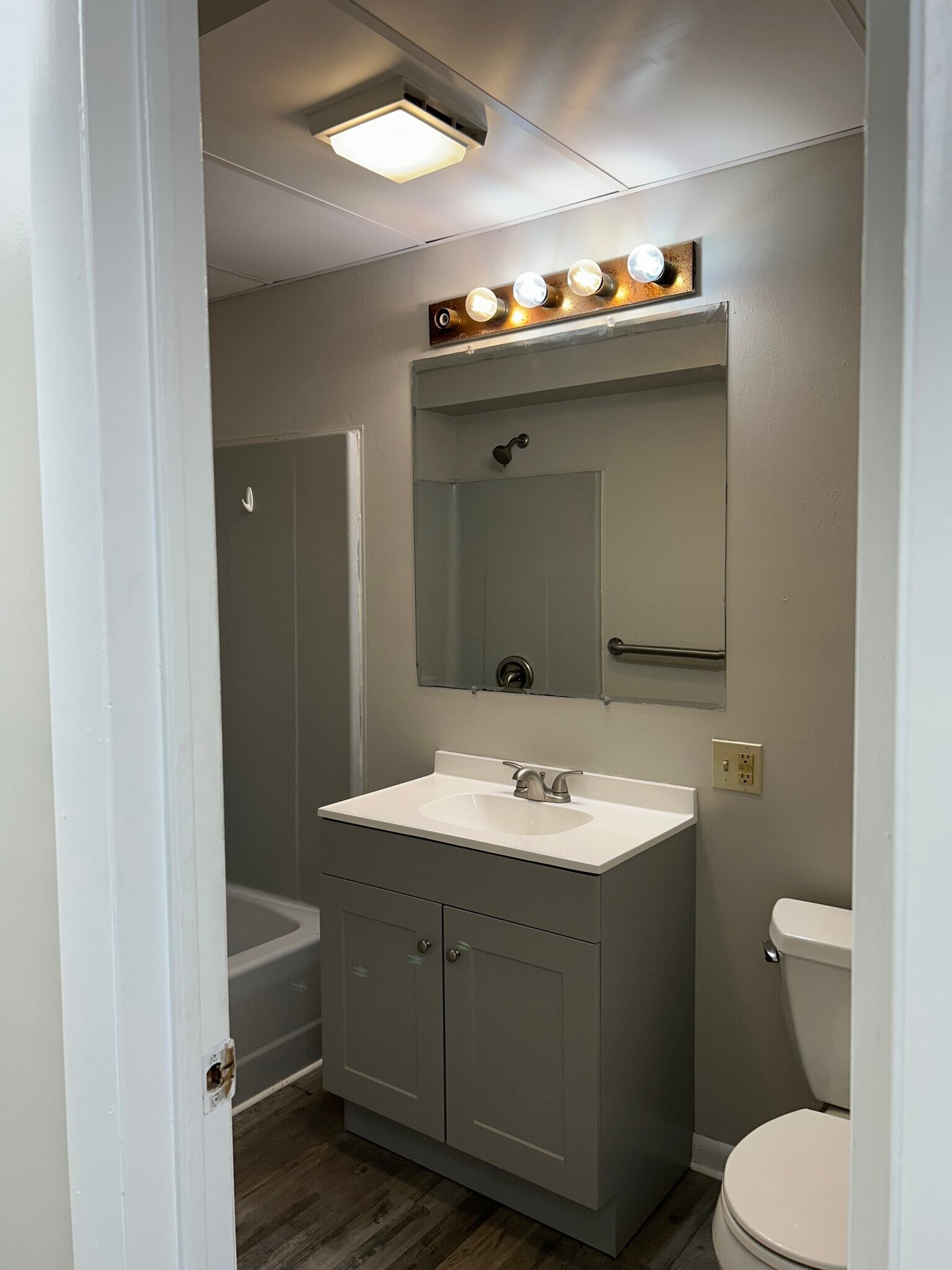 Building Photo - 153 W Seneca St