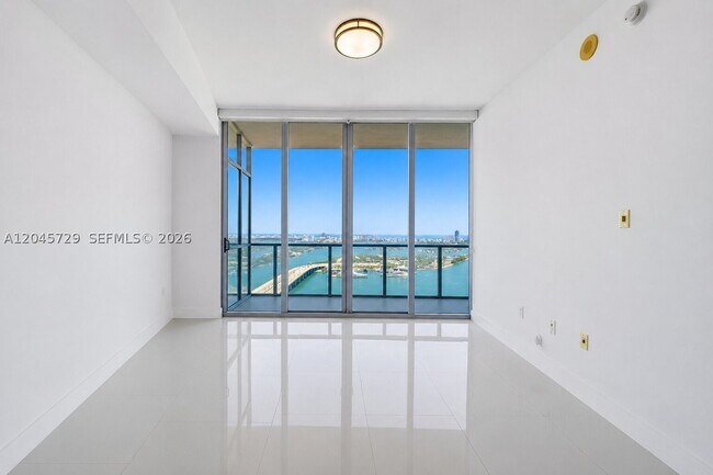 Building Photo - 1100 Biscayne Blvd