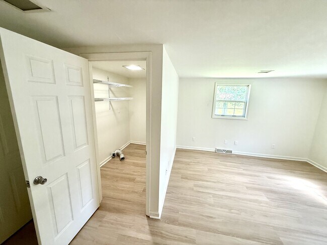 Building Photo - 1602 Glenside Dr