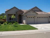 Building Photo - 1004 Hildebrand Cir
