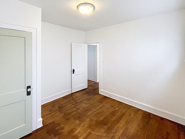 Building Photo - 2683 Hampshire Rd