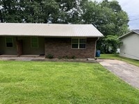 Building Photo - 2 Bed 1 Bath in Rossville w/ Huge Storage ...