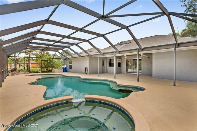 Building Photo - 5867 Treasure Ln