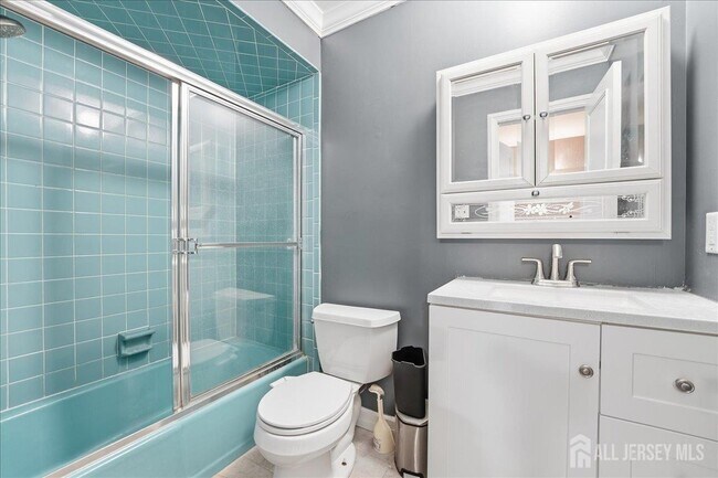 Building Photo - 18 Irongate