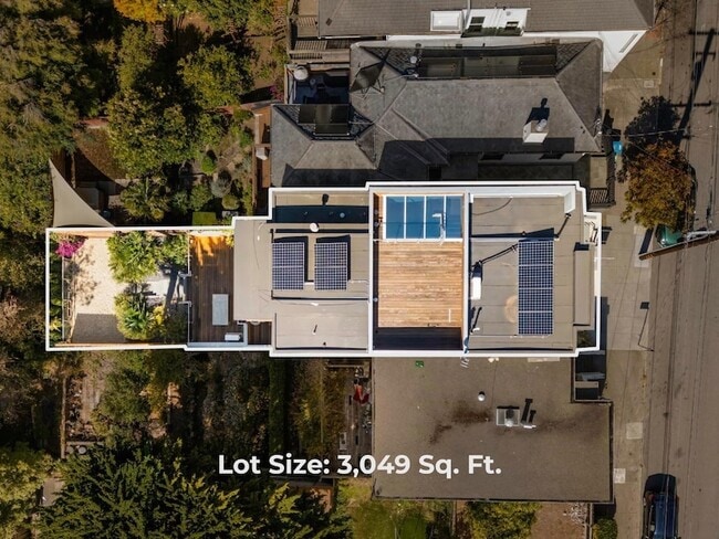 Building Photo - 525 28th St