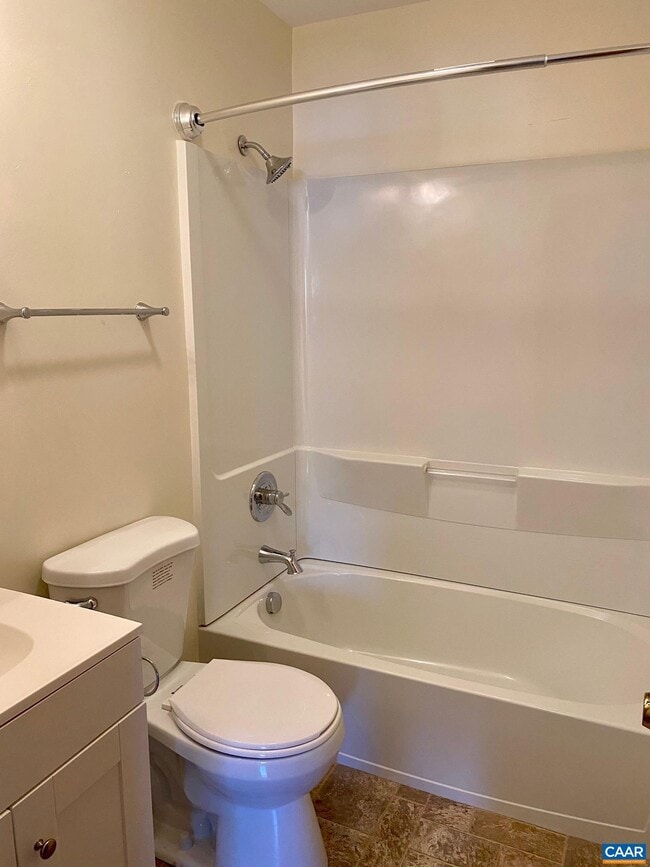 Building Photo - 108 Olinda Dr