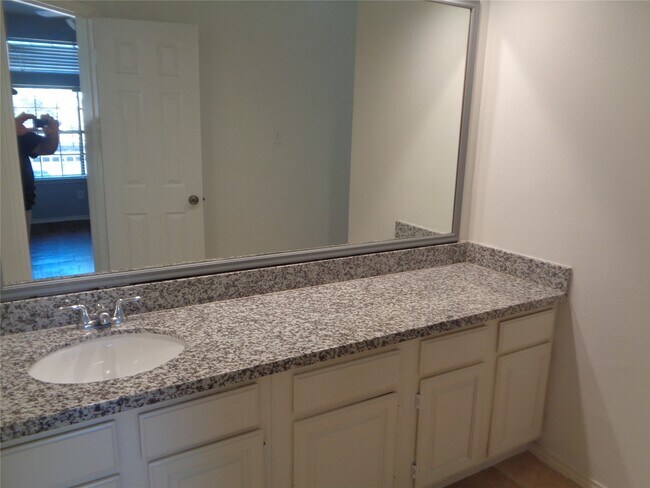 Building Photo - 9414 Westacre Pl