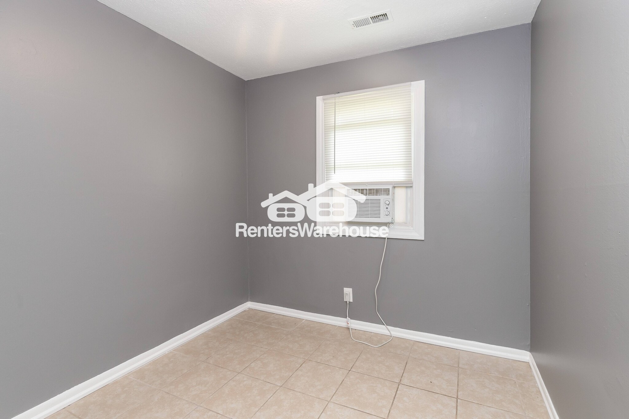 Building Photo - 4105 Oak St