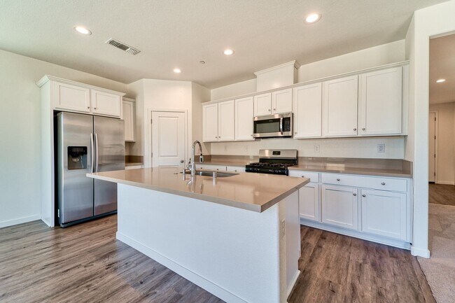 Building Photo - Upgraded Single-Story 3BR/2BA Solar Home o...