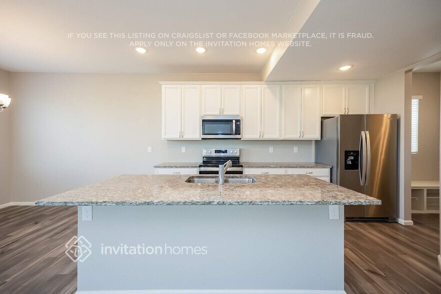 Building Photo - 6204 Big Bird Dr