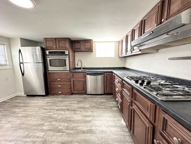 Building Photo - 411 Sapphire Way