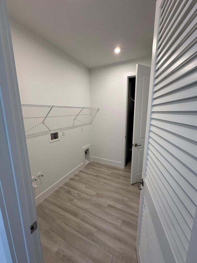 Building Photo - 12166 Viridian Blvd