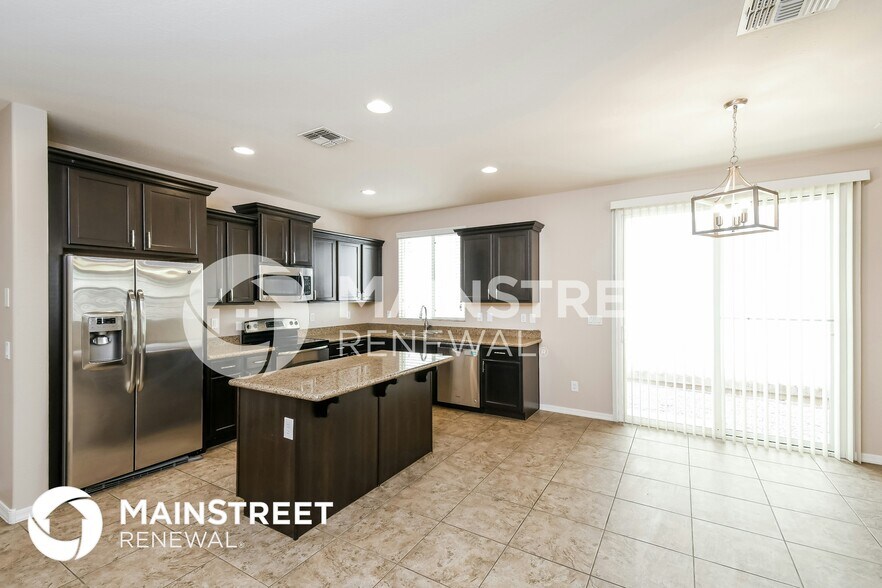 Building Photo - 4055 E Tulsa St