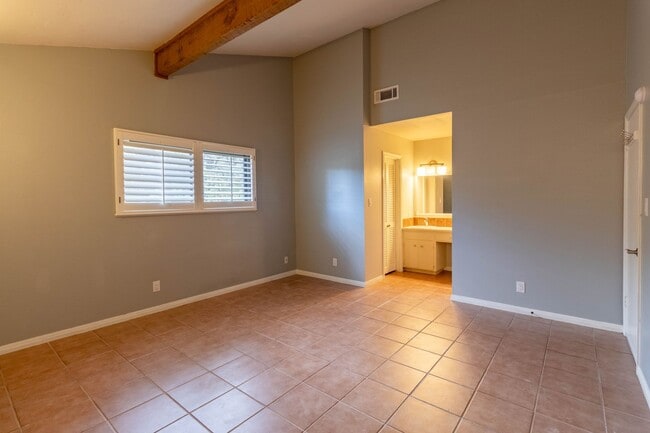 Building Photo - Charming 3 bed 2 bath Home in NW Austin!