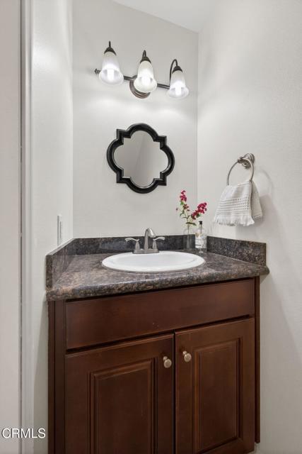 Building Photo - 225 S Ventura Rd