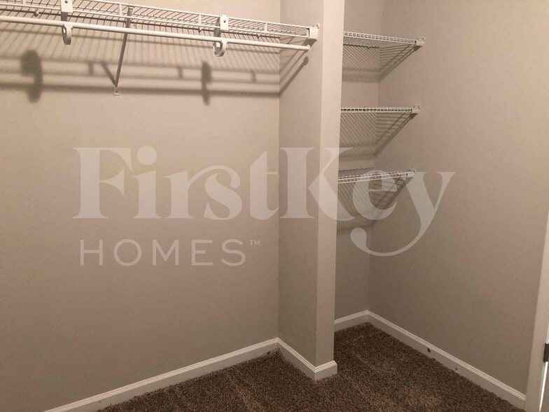 Building Photo - 194 Eastridge Way