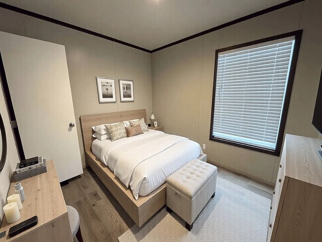 Building Photo - 114 Shady Grove Dr