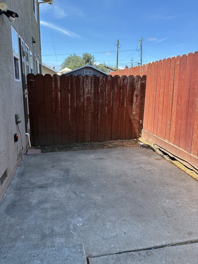 Building Photo - 1778 Oriole Ave