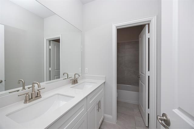 Building Photo - 11619 Chepstow Crescent Ct