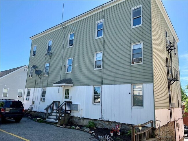 Primary Photo - 11-11 Winter St
