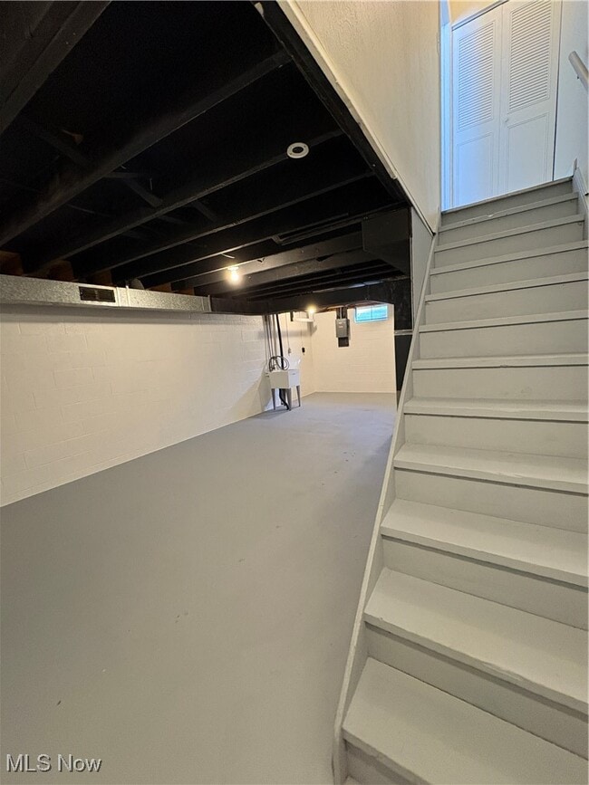 Building Photo - 2398 Echo Valley Dr