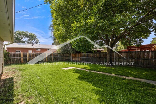 Building Photo - Updated Home With Central AC And Stainless...