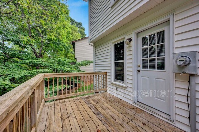 Building Photo - 2620 White Oak Ln