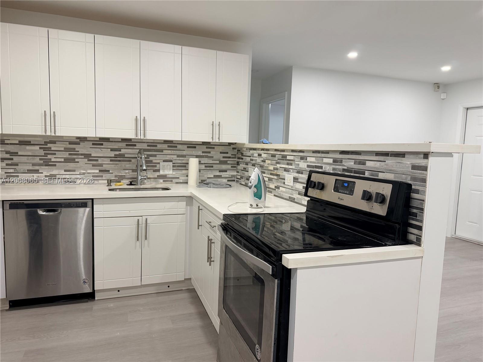 Building Photo - 650 SW 55th Ave