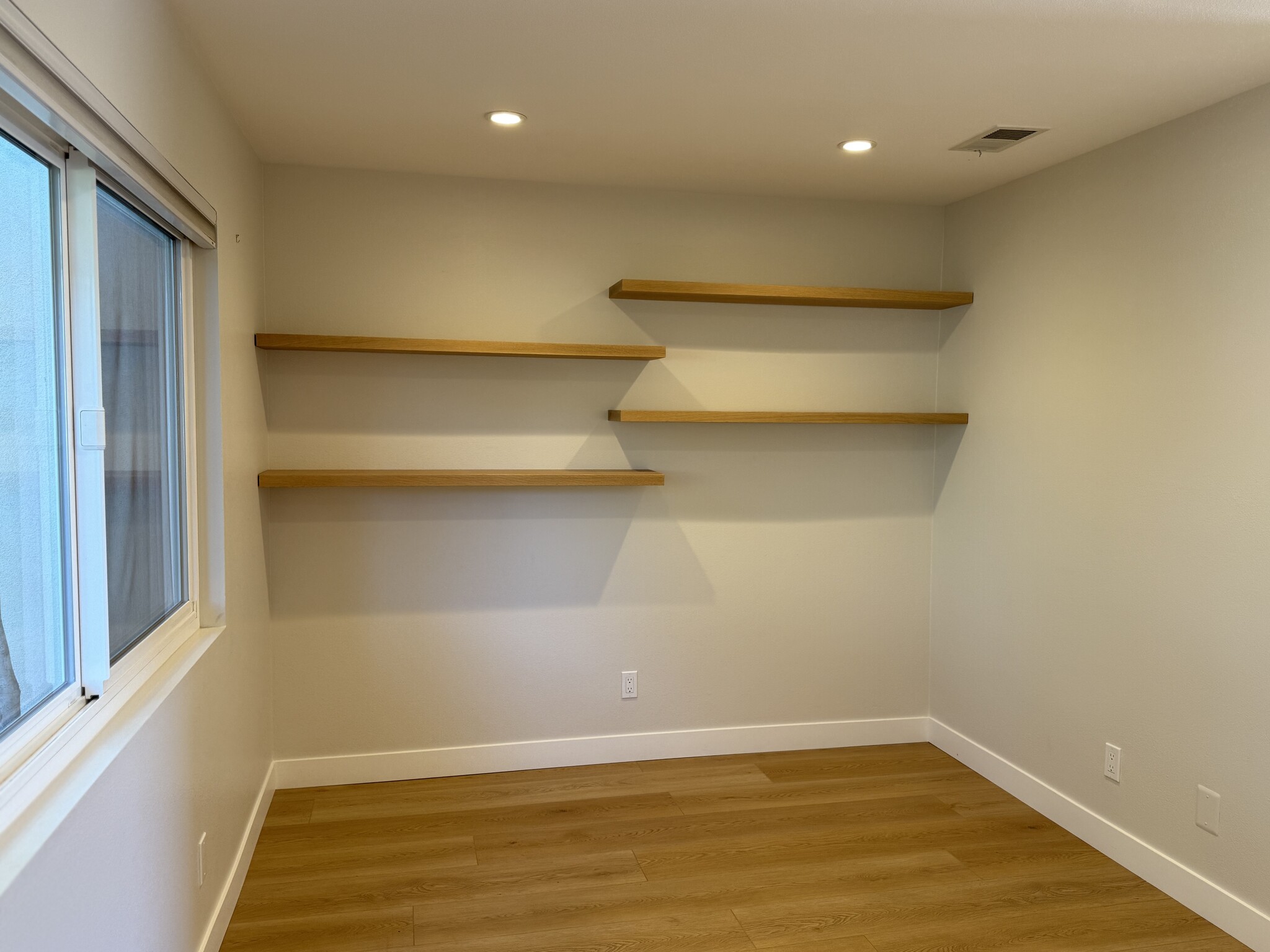 Office/Dining - 7061 Marymount Way