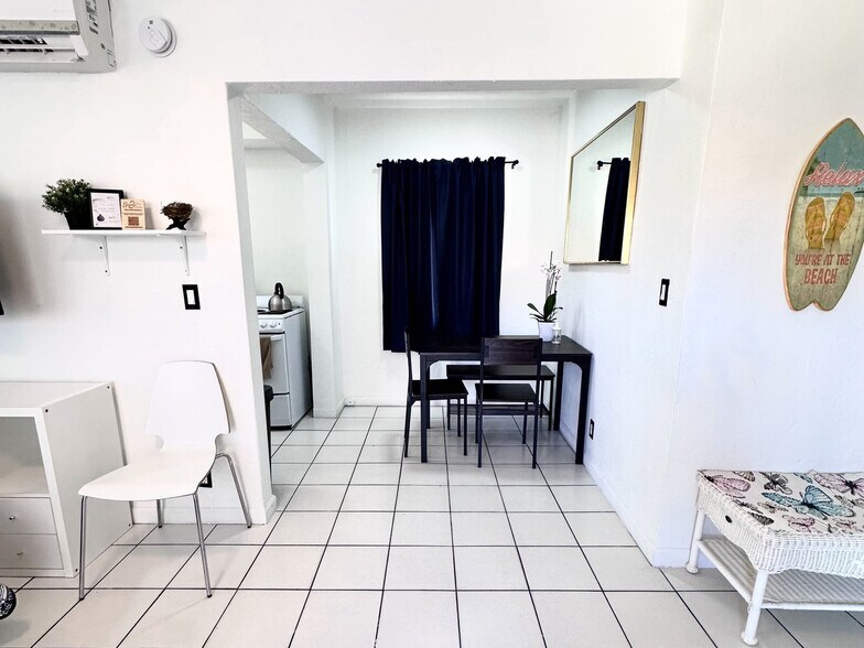 Building Photo - 322 Oregon St