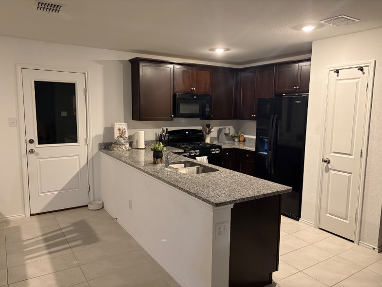 Building Photo - 2853 Cobbleview Dr