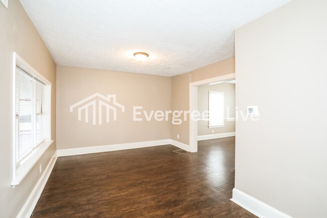 Building Photo - 2004 Dale Rd