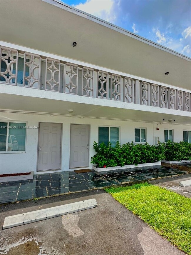 Building Photo - 10 NW 77th St