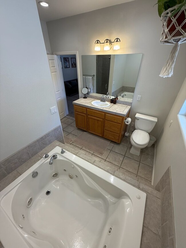 Building Photo - ?Unfurnished  dream home in the magical bo...