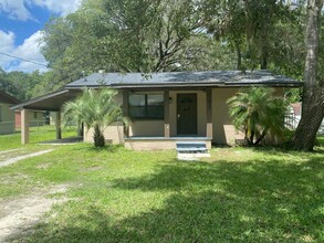 Building Photo - 2/1 House In Belleview!