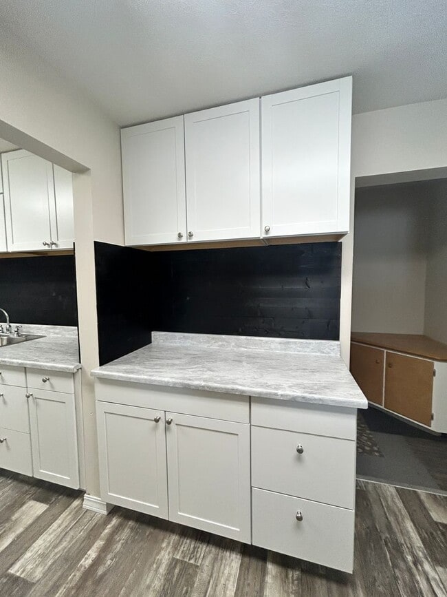 Building Photo - 4 bed 1 bath in the heart of Hamilton