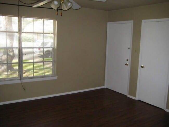 Building Photo - 4807 Sylvandale Dr
