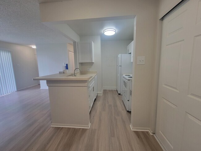 Building Photo - 3811 Bowline Cir
