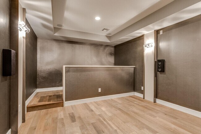 Building Photo - 2125 Heavenly Dr
