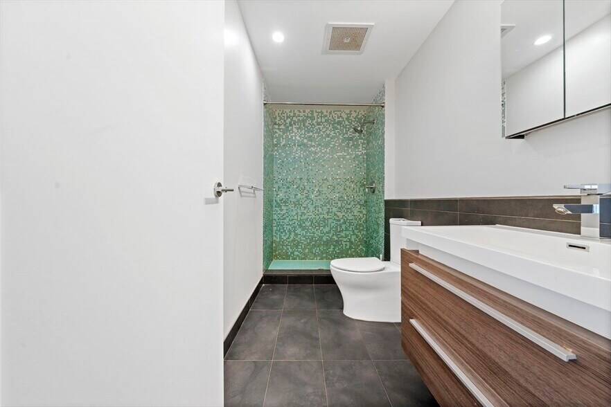 Building Photo - 691 Massachusetts Ave