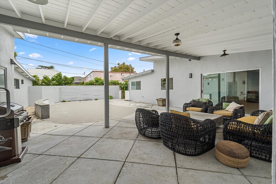 Building Photo - 10650 Putney Rd