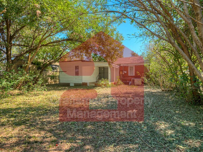 Building Photo - 1201 Carverdale Dr