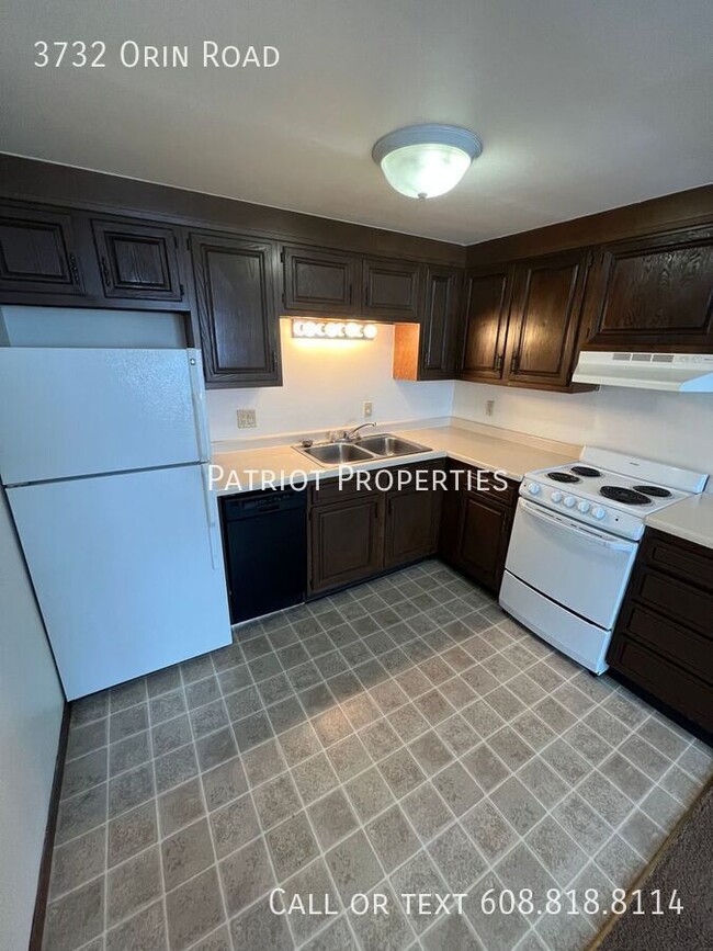 Building Photo - 1 bed/1 bath plus den in Madison, WI!