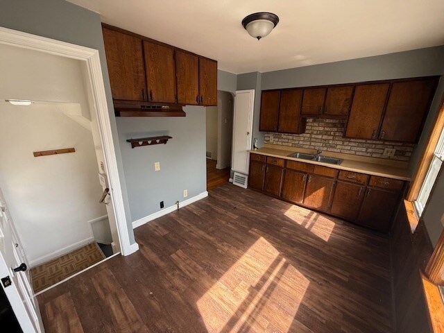 Building Photo - 5533 Beechwood Ave
