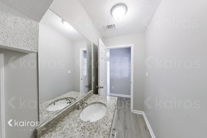 Building Photo - 334 Amanda Dr