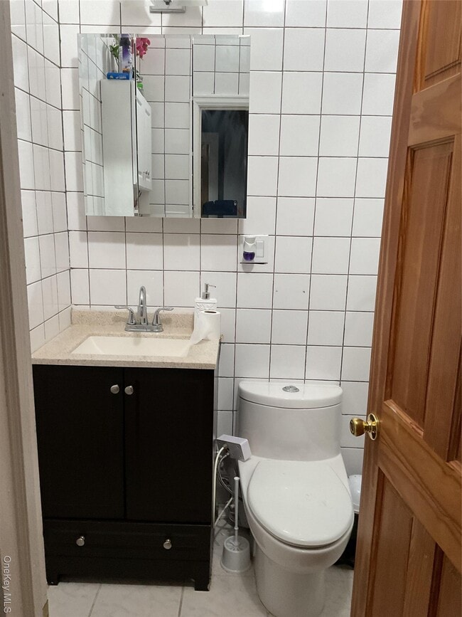 Building Photo - 24 Cooledge Dr