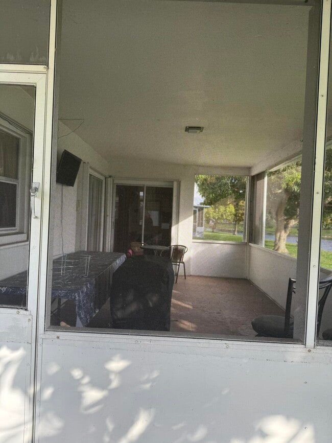 Building Photo - 6808 NW 70th St